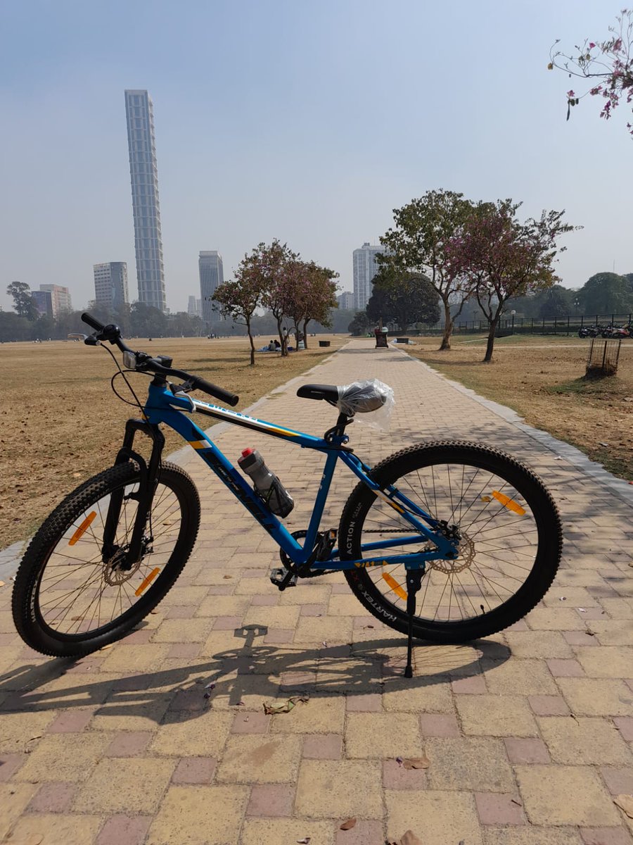 imrahapriyanka's tweet photo. Respected sir/mam of @kolkatapolice,

This is our cycle, we are cyclist. It was stolen from our appartment's ground floor. Add:- 49/1 Mahendra Banerjee road, Kolkata - 60, Parnashree P.S. on 23/09/2023 in between 11:00am - 12:30pm. Please Help me🙏.
@KolkataPolice @WBPolice https://t.co/H5DVOO09fC