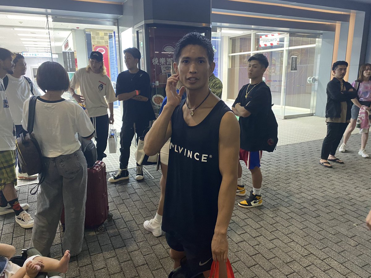 gekikara2323's tweet photo. 桃くん今日の一夜明け会見欠席。
理由はベストボディに出るから。

試合翌日にベストボディは笑いました！笑
#krush
@momo43310947 https://t.co/U6YLWMp958