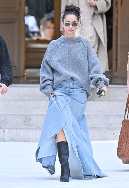 lenactue's tweet photo. Lena Mahfouf au défilé Victoria Beckham ! #FashionWeek https://t.co/WCNyjbzZOA