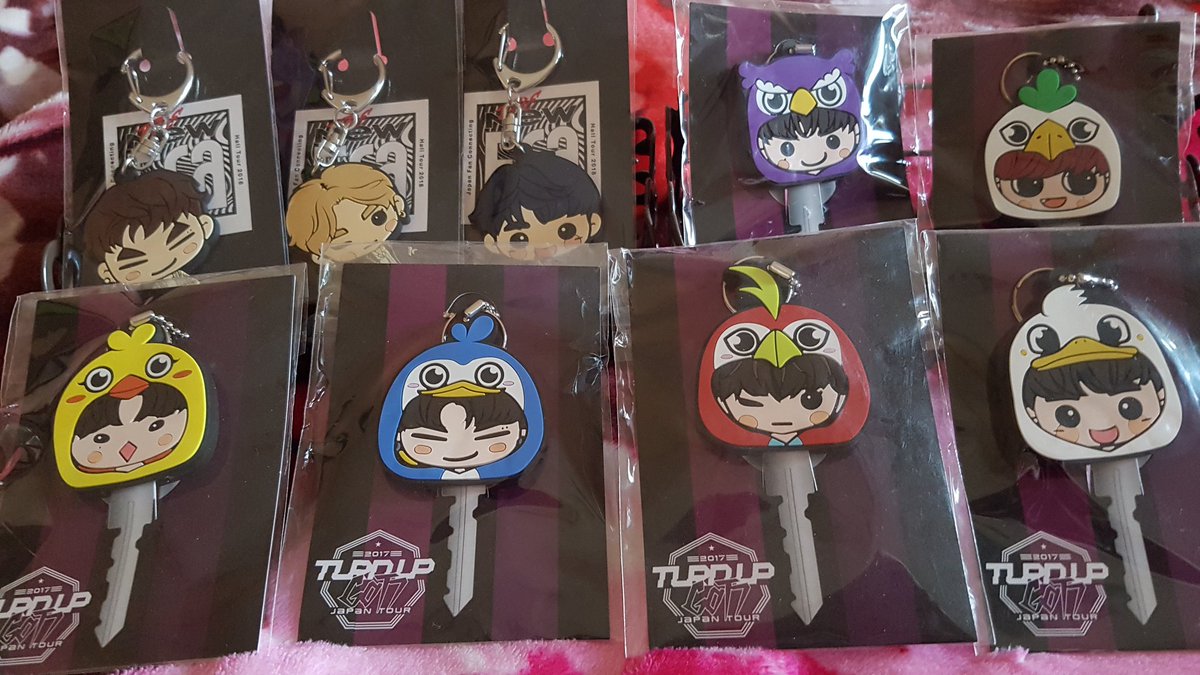 Irdina_G7's tweet photo. [PLEASE RT] 
Malaysia only 

Hi, I'm letting go GOT7's stuffs as per pic below.. Dm me for details or questions 😊

#igot7mytrade @igot7mytrades https://t.co/1Aa091q7OX