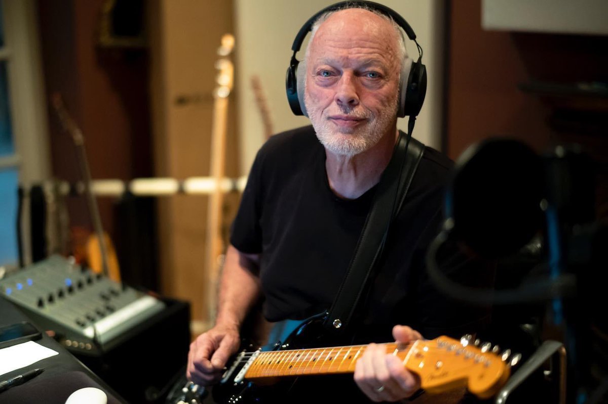 GilmourTour's tweet photo. @davidgilmour #davidgilmour studio work https://t.co/hDkL3rW6fv