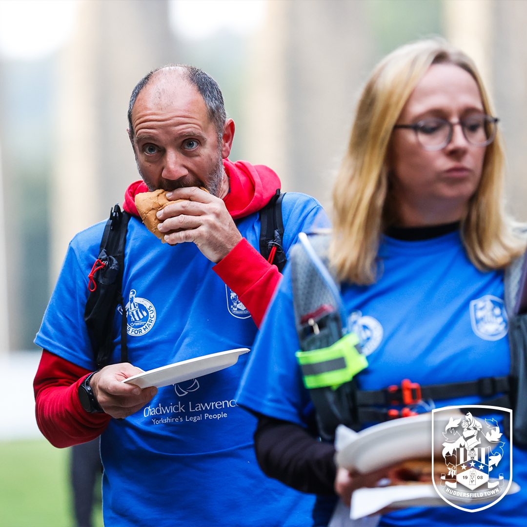 htafc's tweet photo. 📍 First stop: Lockwood Park 

🥪 @Huddersfield_RU providing our walkers with some breakfast!

#htafc | #MilesForMarcus https://t.co/1Wv0dtNV0t