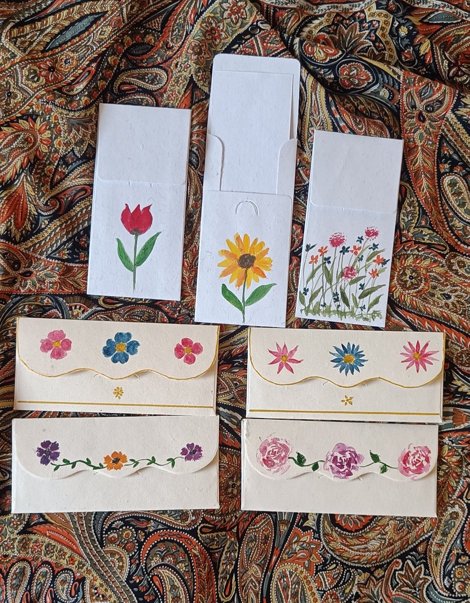 tikulli's tweet photo. #ArtbyTee Handpainted cash envelopes for sale. I can make a few more on request. Hurry to buy. DM for prices & details. Follow me on #INSTAGRAM. #gifting #festivevibes #handmadegift #giftenvelopes #giftidea #handmade #ArtistOnTwitter #Repost #RetweeetPlease https://t.co/fuhhbtAsgh