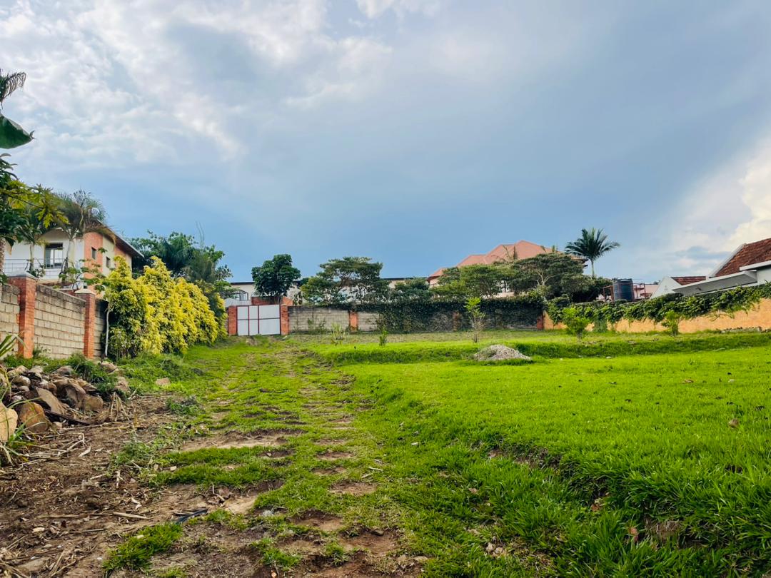 QUICK DEAL 🔥 BIG PLOT LISTED FOR SALE AT GISOZI(FAWE)

Plot size:1700 sqm
Price:200M($165,400)
Beautiful Neighborhood 

Contacts: +25070641757
Call/WhatsApp 
rwandarealtor.com
#realestateexpert #realestateinRwanda #realestateinvesting