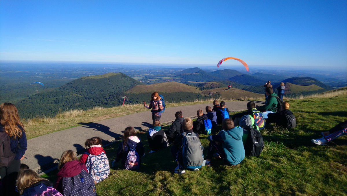 stjosephambert's tweet photo. Les élèves de 6ème ont passé 3 jours en intégration dans la périphérie du Puy de Dôme pour en faire l'ascension, certes en train Panoramique, mais avec tout de même une petite randonnée pour rejoindre le Puy de Clierzou et le Puy de Pariou. Merci à Béatrice, notre guide. https://t.co/IvWhbEnUW3