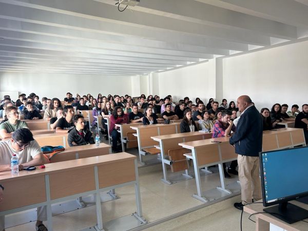 ankaracompeng's tweet photo. 27-28-29 Eylül 2023 Tarihlerinde “2023-2024 Eğitim-Öğretim Yılı Üniversite Yaşamına Uyum Programı” bölümümüz öğretim üyeleri ve öğretim elemanlarının da katılımıyla gerçekleştirilmiştir. https://t.co/dDwM8CWsHv