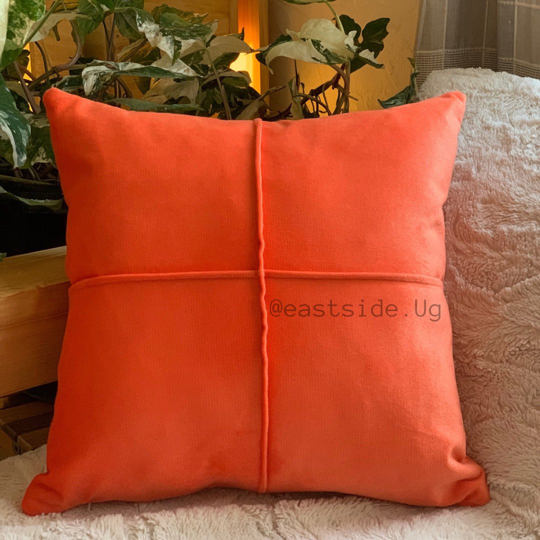 EastSide_ug_'s tweet photo. On today’s Menu for cushions, i serve you this  modern bright orange cushion. 🫶🏾 https://t.co/oTUaLYw1BX