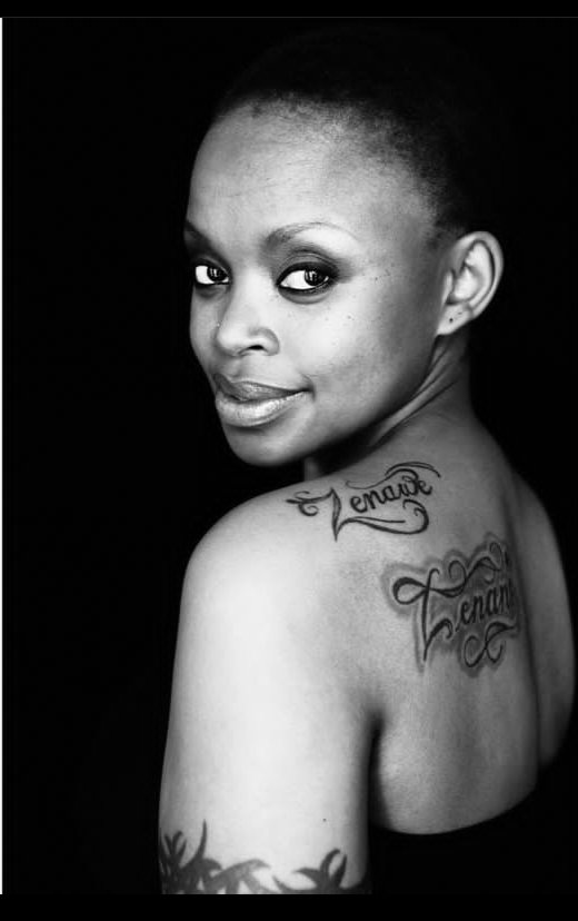 Alltrendingmza's tweet photo. The whole Zoleka Mandela funeral saga makes me wonder ukuthi u Zenani ukhulele ekhaya elinjani.
#ZolekaMandela #Zenani #Pearl #Loveisblind https://t.co/i3BckPIDyd