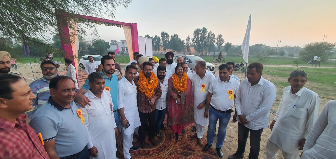 Rajinderpalkau3's tweet image. ਸ਼੍ਰੀ ਮੁਨੀ ਕੁਲਤਾਰਣ ਤੀਰਥ ਮੇਲੇ ਦਾ ਆਯੋਜਨ ਕੀਤਾ ਗਿਆ ਜਿਸ ਵਿੱਚ 32ਵੀਂ ਓਪਨ ਸਰਕਲ ਕੱਬਡੀ ਪ੍ਰਤੀਯੋਗਿਤਾ 2023 ਵਿੱਚ ਮੇਰੇ ਵੱਲੋਂ ਮੁੱਖ ਮਹਿਮਾਨ ਦੇ ਤੌਰ ਤੇ ਸ਼ਿਰਕਤ ਕੀਤੀ ਗਈ। ਜਿੱਥੇ ਮੈਨੂੰ ਬਹੁਤ ਮਾਨ-ਸਨਮਾਨ ਨਾਲ ਨਵਾਜ਼ਿਆ ਗਿਆ। 
..
..
#MLA2023 #AAPPunjab #punjab #ludhianacity #mlarajinderpalkaurchhina