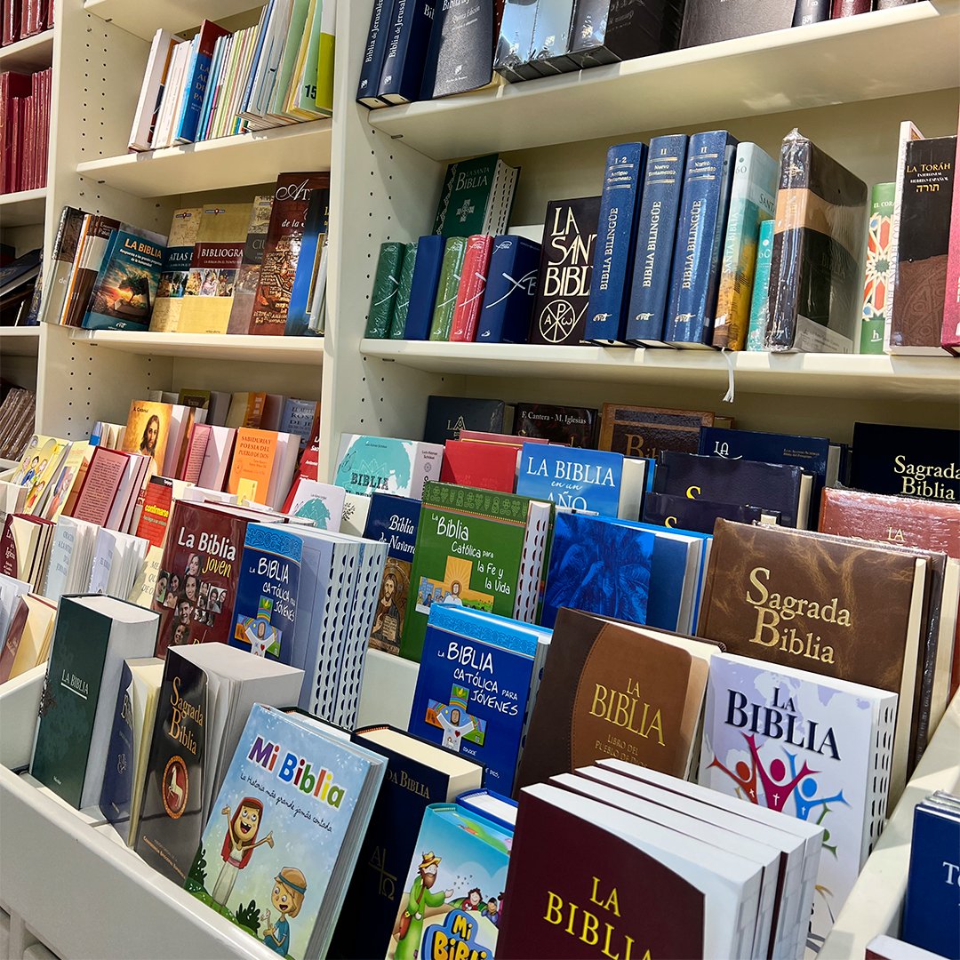 ¡Feliz fiesta de san Jerónimo! Y recuerda lo que dijo el gran traductor de la Biblia: "La ignorancia de las Escrituras es ignorancia de Cristo" #libreriassanpablo #cercadeti #sanjeronimo #biblia #palabradedios