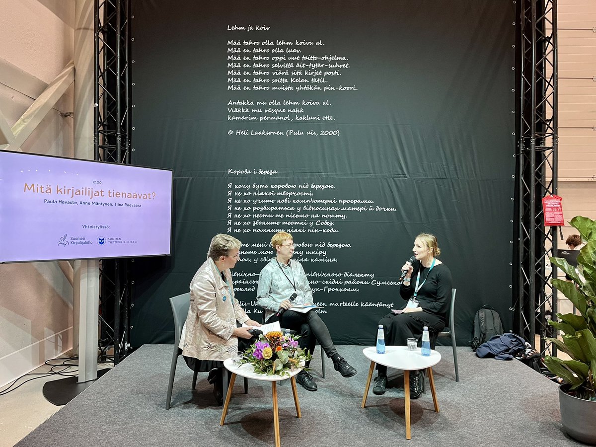 ARutanen's tweet photo. Kirjoilijoiden saamat tekijänoikeuskorvaukset ovat romahtaneet, paljastaa @Tietokirjailija ja @Kirjailijaliitt tulotutkimus. Tietokirjailijoiden tulot ovat laskeneet lähes puolella, sanoo tietokirjailjoiden varapj. Anne Mäntynen Mitä kirjailija tienaa -paneelissa. #kirjamessut https://t.co/3oL0mG0peE
