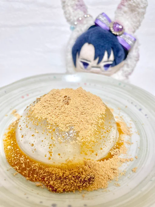 うさにこもち、おやつの水わらび餅だよ