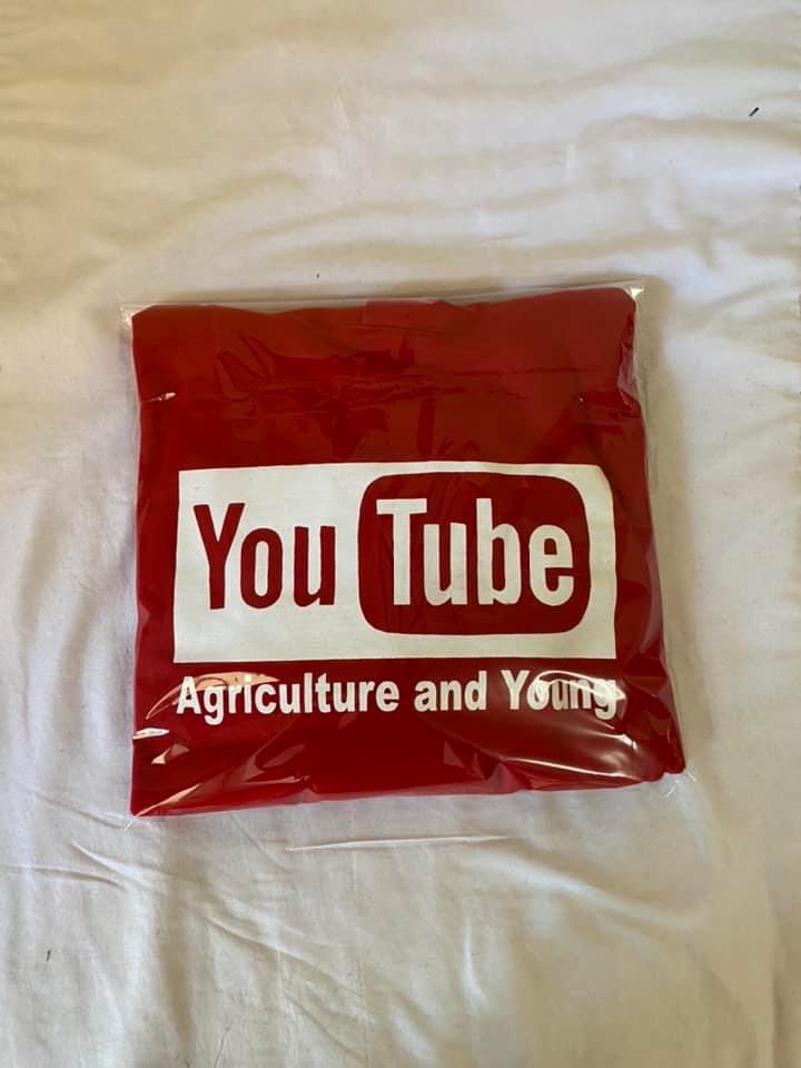 Agric_young's tweet photo. Agriculture & Young hoodies are available, R370 each. We deliver anywhere in South Africa via PAXI. WhatsApp 078-3122-675 to order. Thank you for doing business with us. #agricultureandyoung #Agriculture #farming #farmer #farmers #farmwear #farmup #farmlife #agribusiness #hoodies https://t.co/fBsbJMOzm5