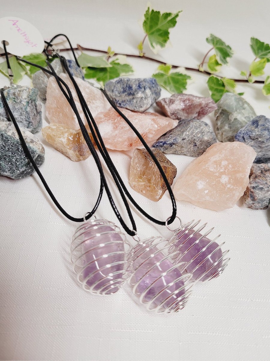 Amethyst is known for its calming and protective properties. It helps with stress relief, promotes relaxation. Don't forget 15% off all Jewellery this weekend. #MHHSBD #UKGiftAM #ukmakers #jewellery #crystals #etsygifts #ukgifts campbellmcgregor.etsy.com/listing/151869…