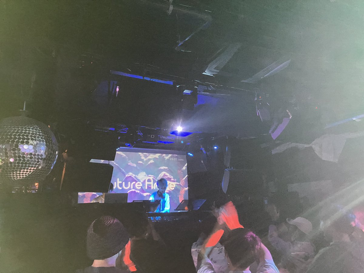 Future_Arise's tweet photo. #Future_Arise
3番手はResidentのKousei！！(@Kousei_1n0 )

Melty Magic (Tatsunoshin Remix)→Shining Lightsで爆湧き！！ https://t.co/JR8KuhRQCP