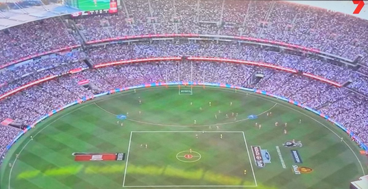 Sahar_A_Writes's tweet photo. Over 100,000 legends at the AFL Grand Final. Not a boo to be heard during the Welcome to Country ceremony, just roaring applause, mighty cheer &amp; total respect for Indigenous tradition.

Something to think about hey, Sam Newman? #AFLGF #AFLGrandFinal #AFLPiesLions #auspol #voteyes https://t.co/XaAqxCUwzO