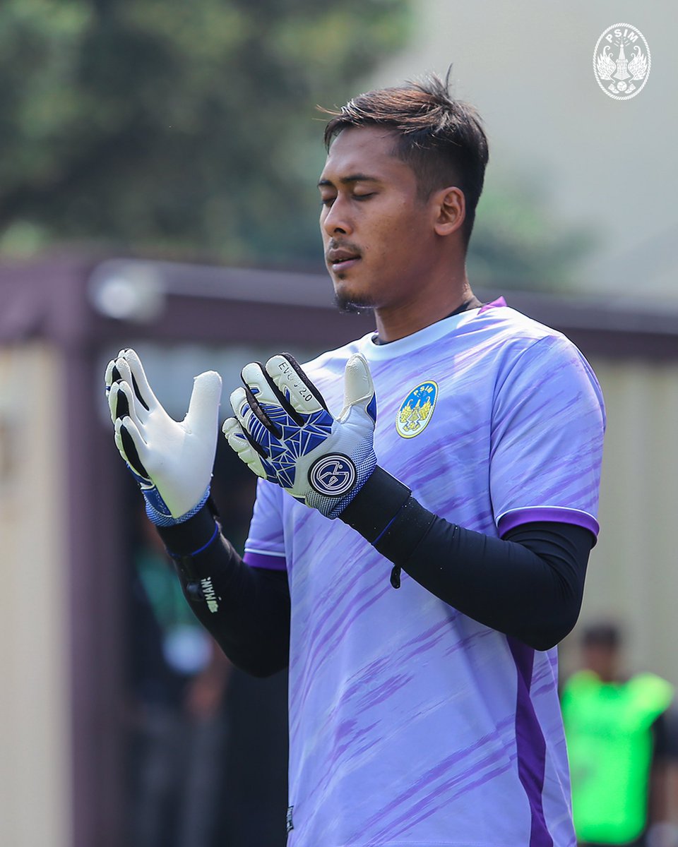 PSIMJOGJA's tweet photo. Panaskan kaki, pacu energi untuk pertandingan sore ini 🔥

#MataramDay
#Bang94Bersama 
#1STIMEWA 
#LaskarMataram 
#AYDK https://t.co/WOy1vb93gc
