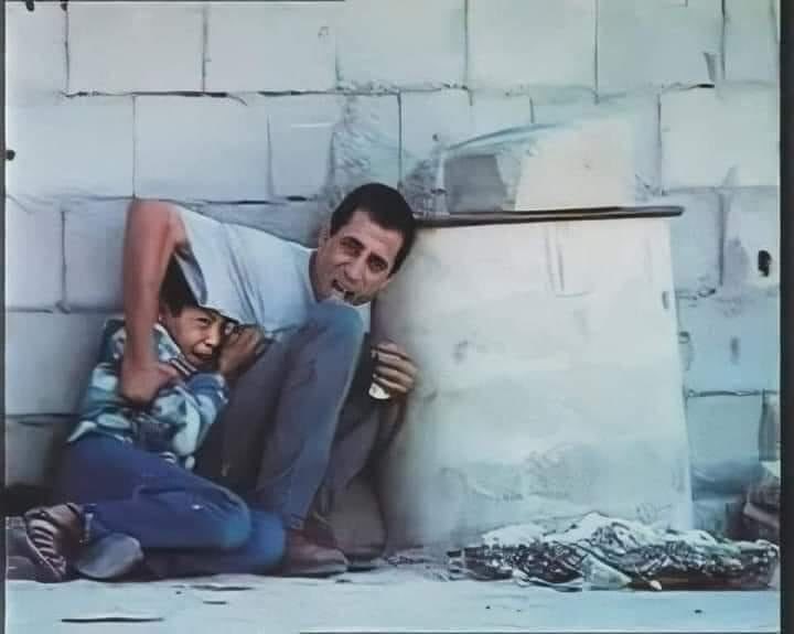 islamculturel's tweet photo. 🇵🇸 PALESTINE - En ce jour, il y a 23 ans, Mouhammad ad-Dourrah, un enfant Palestinien, est tué par l’armée israélienne et meurt dans les bras de son père qui essayait de le protéger. https://t.co/3i58KnfQh9
