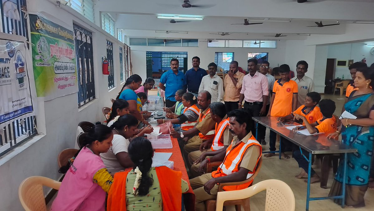 SMunicpality's tweet photo. SRIVILLIPUTHUR MUNICIPALITY -SHS ISL 2.0 today's events  sanitary workers for health camps.
@CMOTamilnadu
@KN_NEHRU
@sbmrdmanellai
#SwachhSurvekshan #TamilNaduVsGarbage #GarbageFreeCities #YouthvsGarbage #IndianSwachhataLeague2
@RoopaMishra77
@HardeepSPuri
@MoHUA_India https://t.co/T2UGZC35Jb