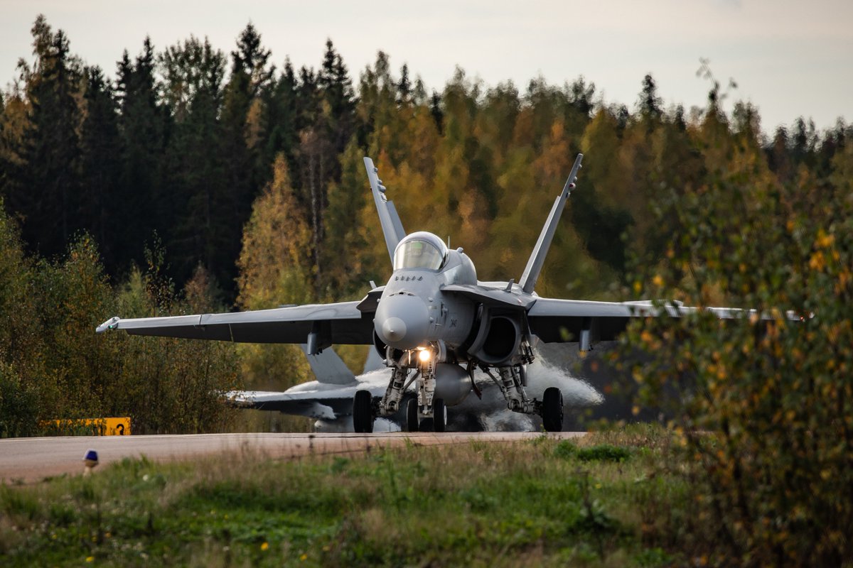FinnishAirForce's tweet photo. #Ruska23-harjoitus päättyy tänään. Harjoitus kokosi yhteen kaikkiaan noin 60 ilma-alusta ja 4500 sotilasta. Mukana oli myös ulkomaisia lento-osastoja. Lue lisää: https://t.co/qVn2bGozLV
Kuvat: Puolustusvoimat / Combat Camera
#ilmavoimat @KarjalanLsto #satlsto @Laplsto #comcamfi https://t.co/bSb88IFwgi