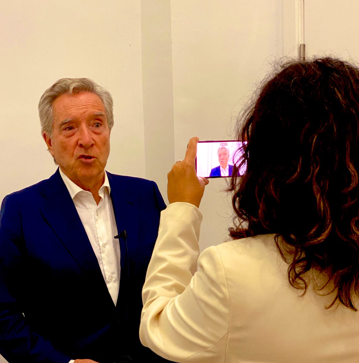 Gracias a <a href="/RadioCordobaSER/">Radio Córdoba</a> por el estupendo foro de #sabiduria y #conocimiento. Ayer, auditorio lleno de personas que decidieron parar un viernes tarde para escuchar y reflexionar sobre el hoy. Frases e ideas como “Se ha perdido lo común”, para repasar actualidad ymirar al futuro