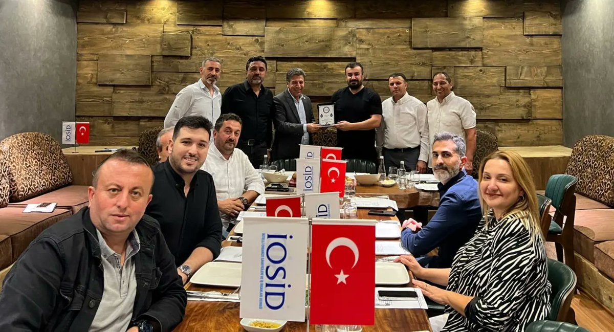 iosidorgtr's tweet photo. Yönetim Kurulumuzun kıymetli üyesi Ercan Narinç'in ev sahipliğinde, Yönetim Kurulu üyelerimizin de katılımıyla olağan Yönetim Kurulu toplantımızı gerçekleştirdik.Keyifli anların da  yaşandığı verimli bir toplantı oldu.. https://t.co/BVp2kTpIDN