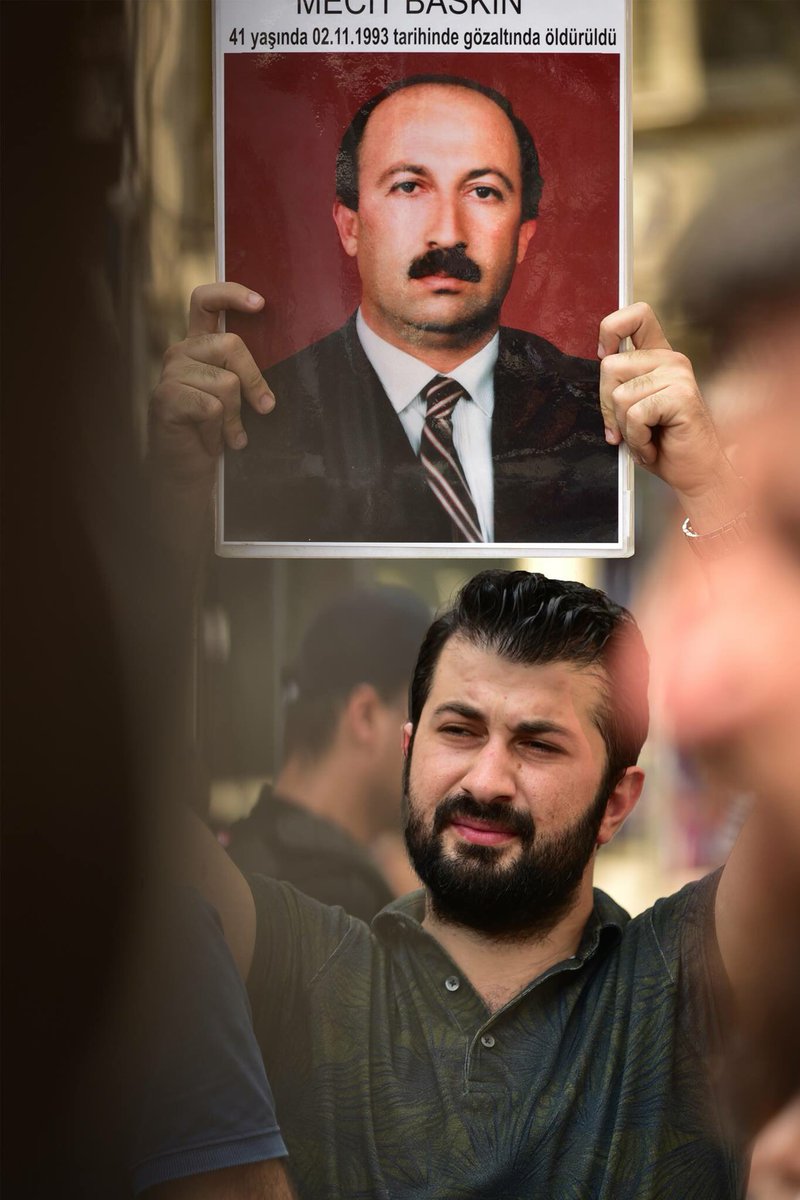 ‘Tam 30 yıllık hukuk mücadelemiz bu gün itibari ile zaman aşımı sebebi ile son buldu’

30 Eylül 1993 yılında Ankara’nın göbeğinde Mehmet Ağar’ın emri ile kaçırılıp katledilen babam Mecit Baskın için Türkiye’nin siyasi yargısı bu gün itibari ile düşme kararı verecek. 

Kendimi