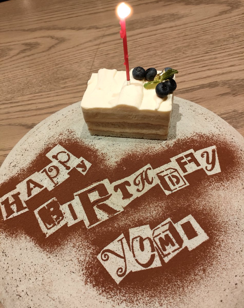yuumii_m's tweet photo. ついたー！来る前にお祝いしてもらた😄💕 https://t.co/Rq31J626RK