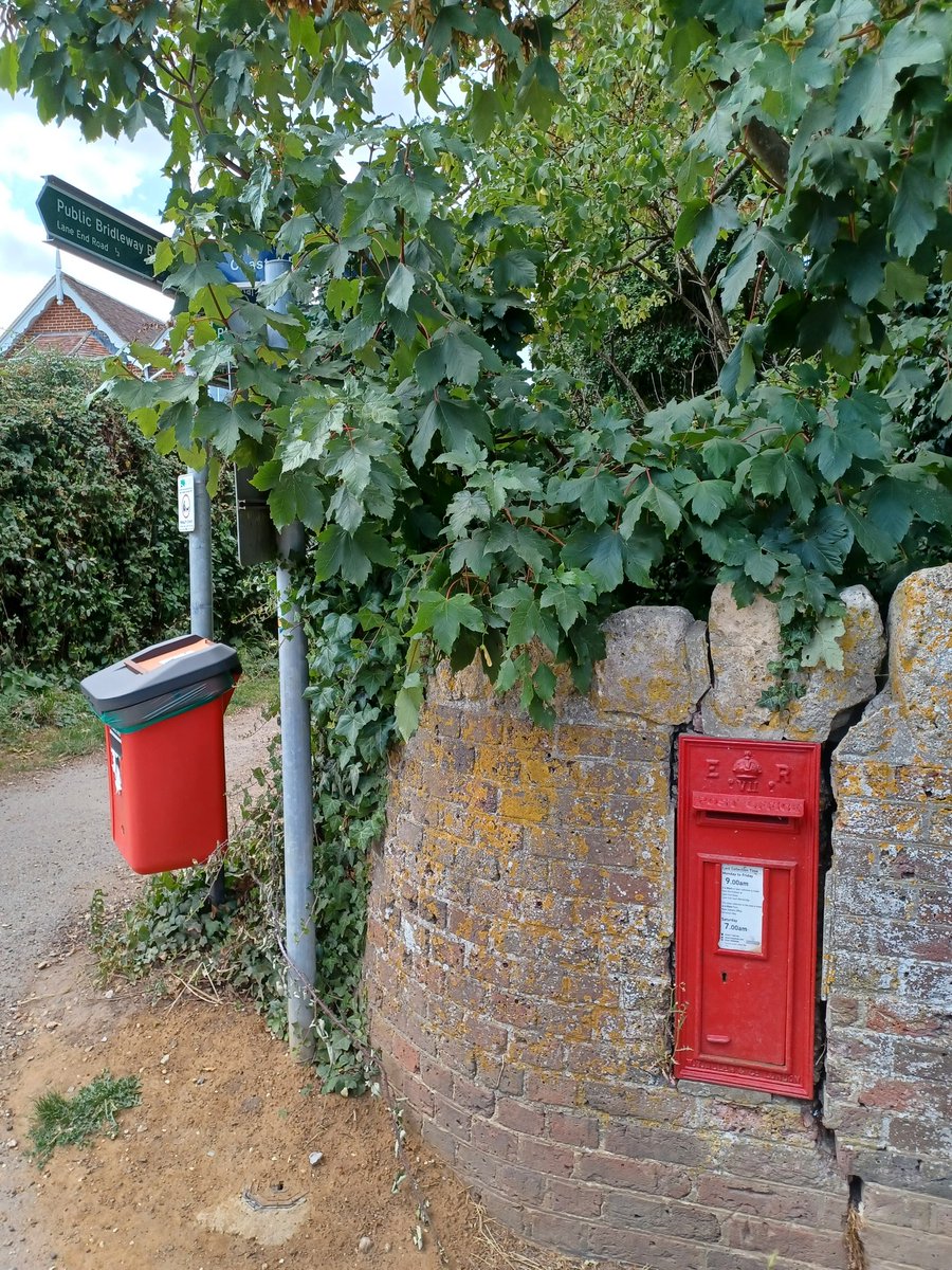 happy #postboxsaturday from the isle of wight #coastalpath have a great day folks x