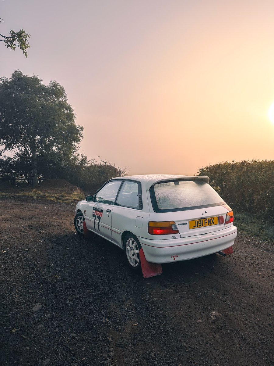 KC__Images's tweet photo. A quick foggy morning snap before a gearbox swap for the trusty daily today #toyotastarlet https://t.co/BCMKDM3U3a