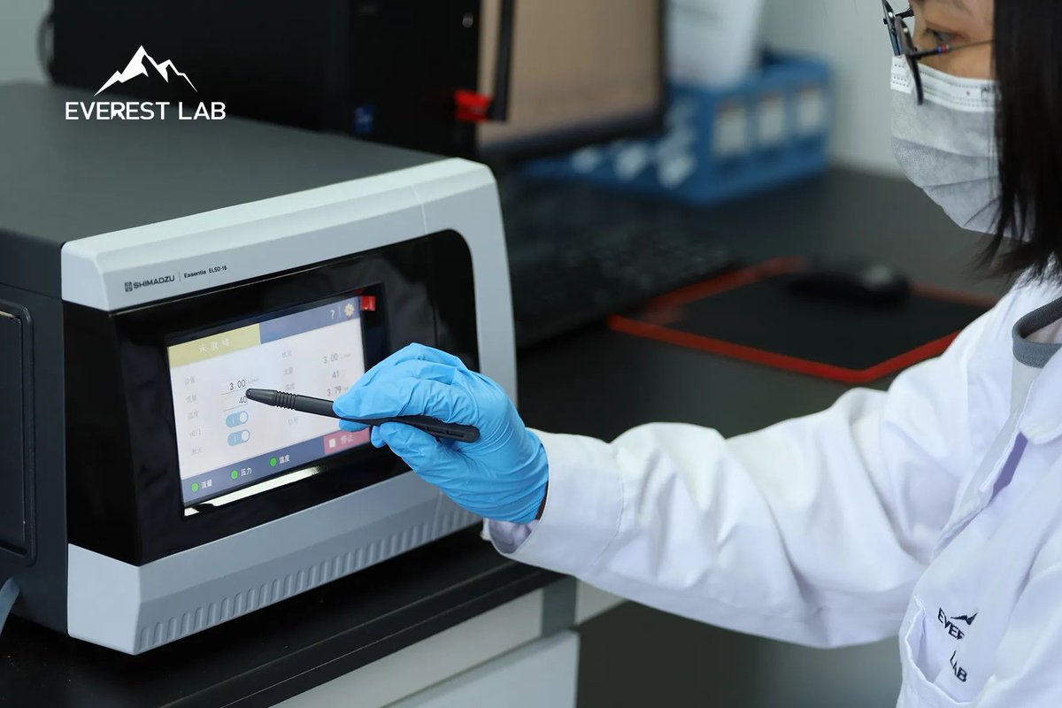 #IntoEVLab We prioritizes compliance, so EVEREST Lab places a high priority on product testing and analysis. The evaporative light scattering detector (ELSD)  can detect most compounds that do not have UV-absorbing properties as well as a wide range of sweeteners.