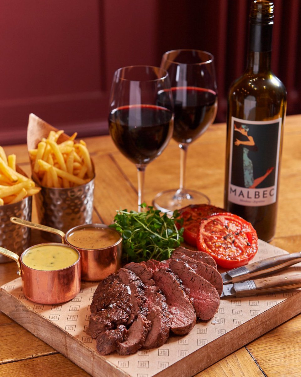 Treat someone special in your life to a sharing chateaubriand, paired with an extraordinary bottle of Argentinian Malbec, served with pommes frites, salad and peppercorn sauce. Visit the link below in our bio to find your closest location… ow.ly/Le8050PRlBp