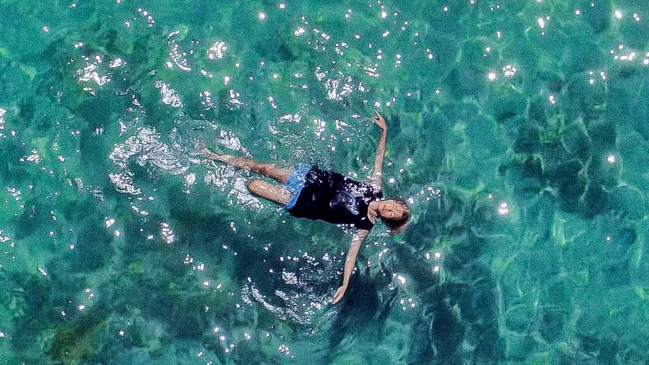 healwithtae's tweet photo. layover by V โก | kim taehyung https://t.co/owMtRCgjmJ