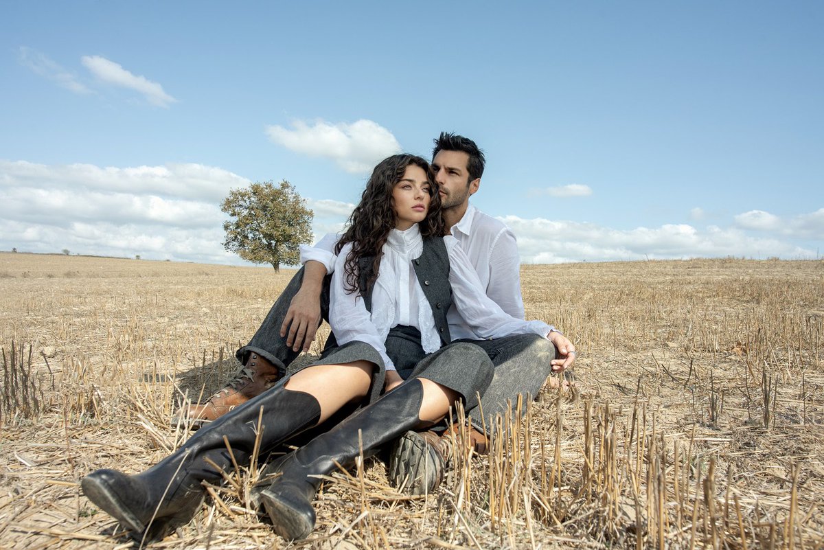 dizilah's tweet photo. They are coming in HOT, and by that we mean SMOKING HOTTTTT ❤‍🔥❤‍🔥

Happy #KaderBağları premiere day 🧿 https://t.co/u1zgx6LHLL