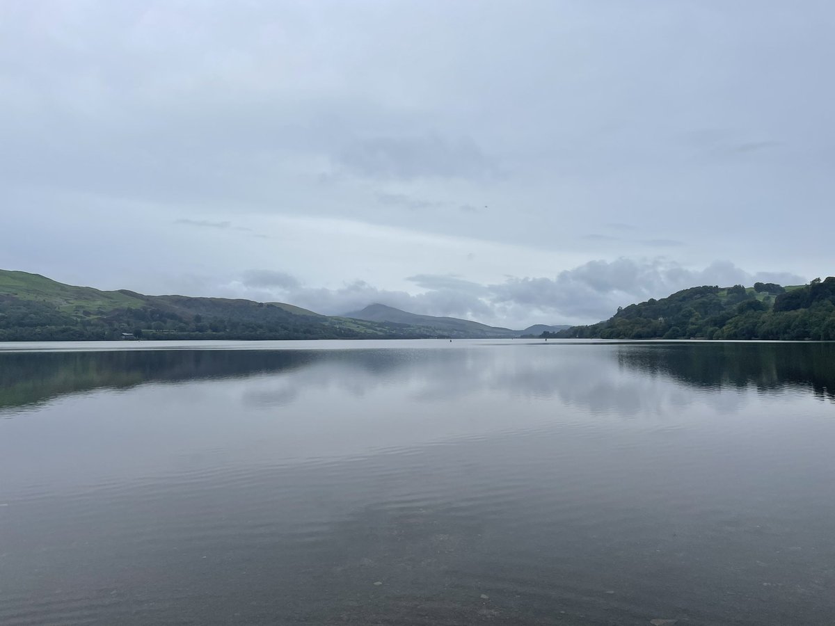 beckers1000's tweet photo. Bore da & good morning, this is how I like the lake. Quiet and peaceful 😊🏴🐕 #llyntegid #lakebla #walkes #shiba https://t.co/FqzYrRz2Ss