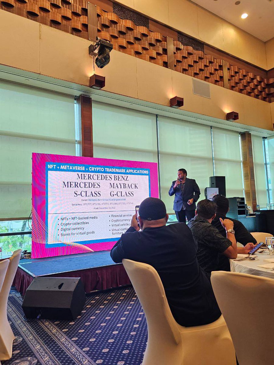 Thecryptokhat's tweet image. 🚀 Titanium Meetup Singapore. Don't miss a moment of the action. 🔥 #TitaniumMeetupSG #Cryptokhat #nft