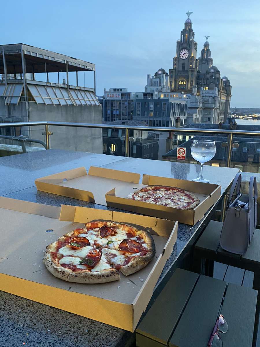 EllaRoseNeale's tweet photo. Fab evening at the @LJ_Support 7 year celebration 💓🍕supporting our @Morecrofts charity of the year ✨ https://t.co/DvV7ZX7vKn