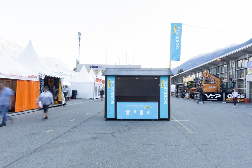 fdvofficiel's tweet photo. Le plastique à usage unique est interdit sur l’ensemble de la #Foireduvalais . Des gobelets consignés sont mis à votre disposition. Il vous suffira de ramener votre gobelet au stand de vaisselle afin de récupérer votre caution.
#durabilite #gobelets #plastique #fdv https://t.co/cpJFqpYBht