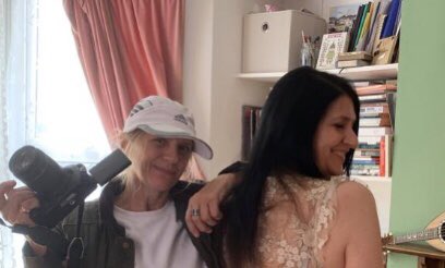 SukieLSmith's tweet photo. Working with @emmacroftfilm @Lol_Vertigo on #video for a forthcoming track . #collaboration #skills #composition #inposition #newmission Hoorah hoorah . #team #newmusic https://t.co/jzSHkjwxGA