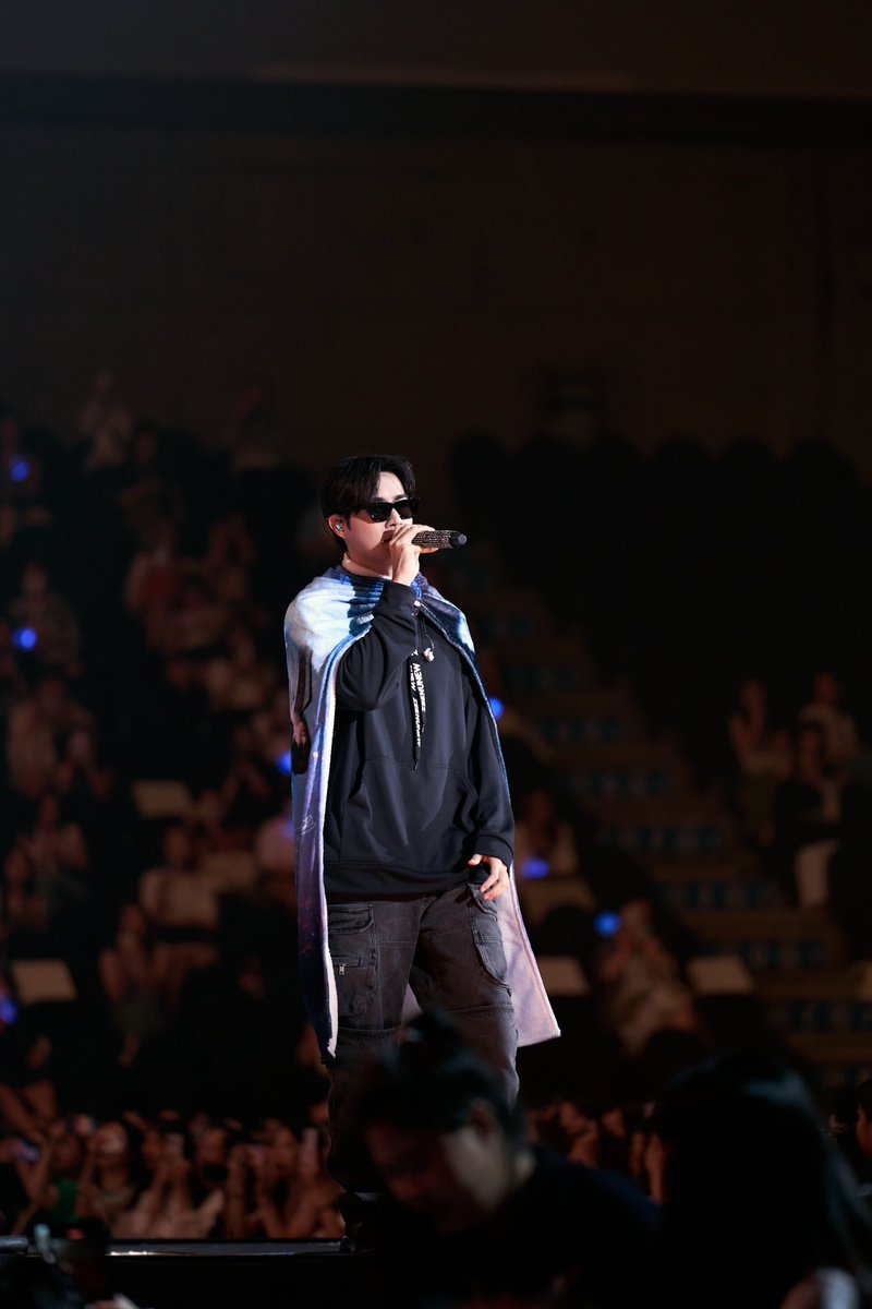 DomundiTV's tweet photo. ภาพบรรยากาศการ Sound Check (Day 1) 𝐙𝐞𝐞𝐍𝐮𝐍𝐞𝐰 𝟏𝐬𝐭 𝐂𝐨𝐧𝐜𝐞𝐫𝐭 ‘𝐀𝐧𝐨𝐭𝐡𝐞𝐫 𝐋𝐢𝐟𝐞’ Presented by Lazada 💫 

@zee_pruk @CwrNew 
#ZeeNuNewConcertDay1
#ZeeNuNew1stConcert 
#ZeeNuNewAnotherLifeConcertByLazada 
#domunditv https://t.co/RHrlgjFQgs