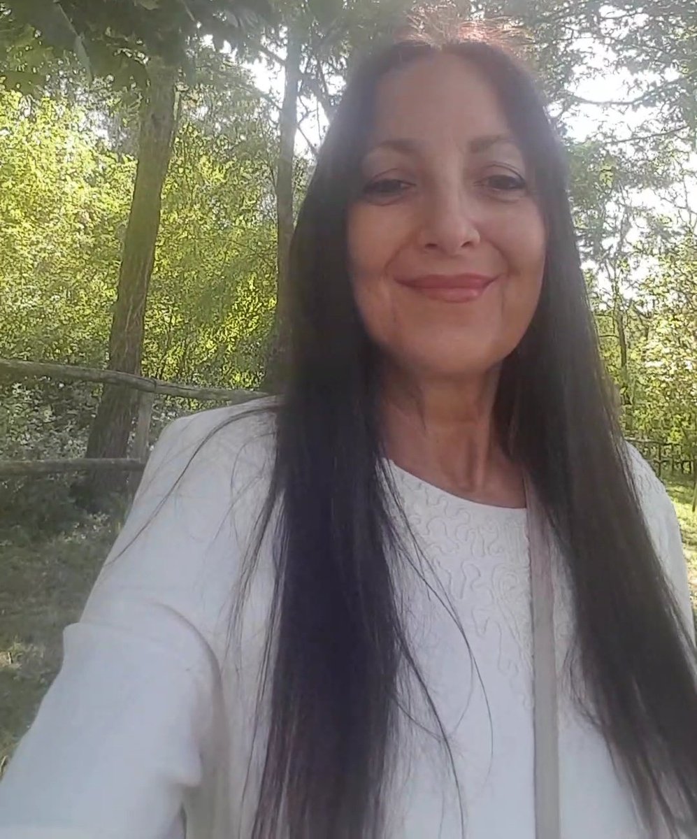 lucy_freespirit's tweet photo. L'#abbondanza, che sia materiale o #spirituale dipende da te..
Più ti apri, più crei, più sei utile,
Più cresci.
Ma devi prestare attenzione...
Mantenere un atteggiamento meditativo
Cogliere l'essenza delle cose 
Si conscio e grato di un'esistenza senza fine

#medita #Lifecoach https://t.co/UTMC3WTZxe