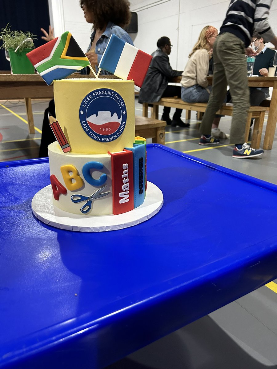 Moment privilégié au 'Pot du Proviseur' à l’<a href="/EcoleduCap/">Lycée Français du Cap</a> 🏫✨. Une occasion précieuse de célébrer ceux qui veillent sur nos enfants &amp; font briller l'éducation française. Merci à la communauté éducative &amp; CA pour leur engagement constant ! 🙌📚 <a href="/FranceCapeTown/">France in Cape Town</a> <a href="/aefeinfo/">AEFE</a>