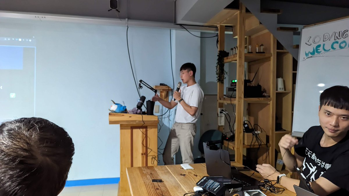 FlutterTaipei's tweet image. Flutter Meetup #6 in Taipei💙
Thanks three speakers and all developers. We had a great night~

@yiichenhi 

#flutter #flutterdev