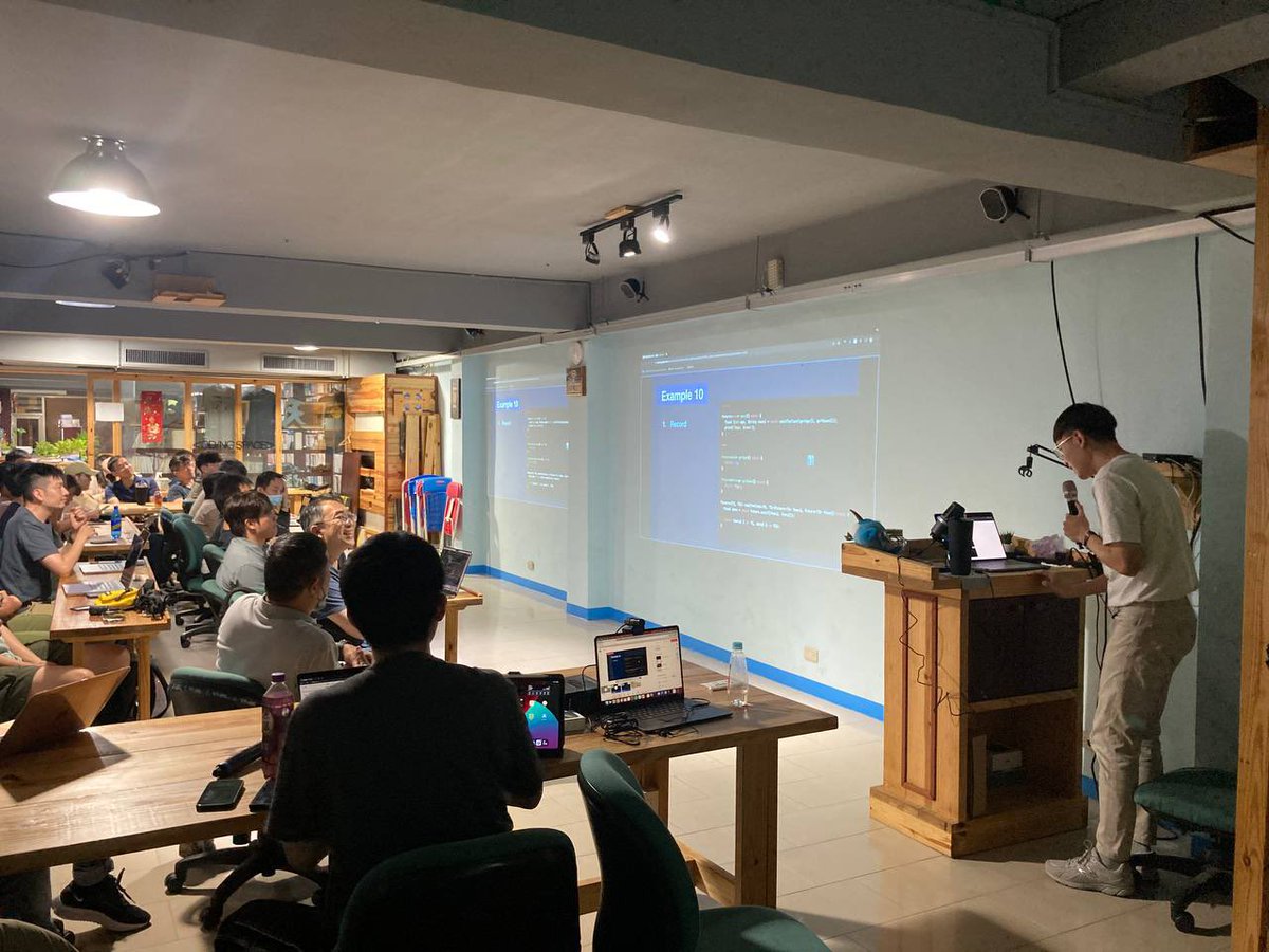 FlutterTaipei's tweet image. Flutter Meetup #6 in Taipei💙
Thanks three speakers and all developers. We had a great night~

@yiichenhi 

#flutter #flutterdev