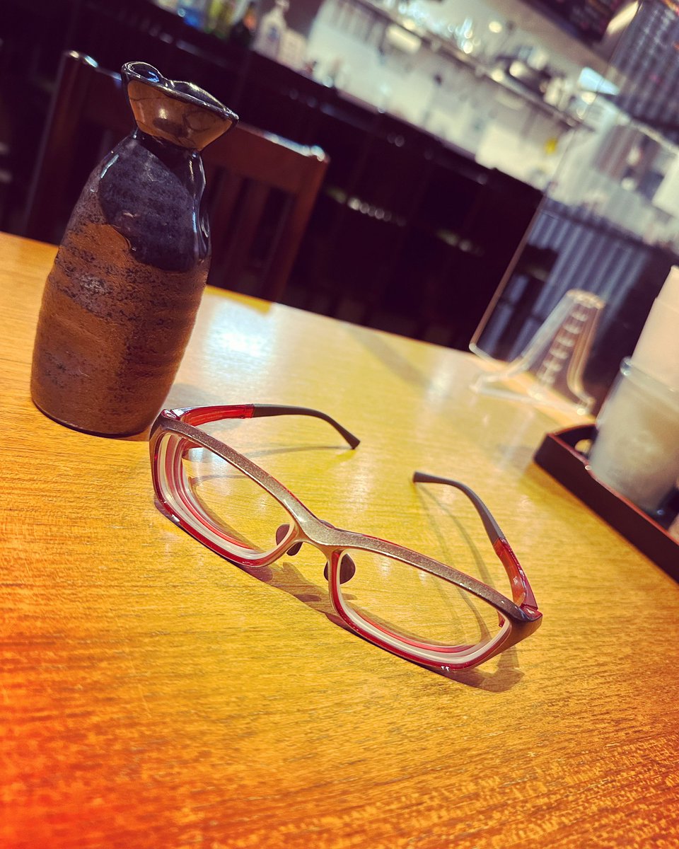 TENKAMO's tweet photo. 明日、10月1日(日)は
『日本酒の日』&amp;『めがねの日』

サービスその①
めがねかけてご来店のお客様で
『めがねの日』のお知らせ見たよで
ドリンク1杯サービス！

サービスその②
『日本酒の日』のお知らせ見たよで
日本酒1合サービス！

サービス①と②はお一人様につきどちらかおひとつになります。 https://t.co/v0MHHu66GK