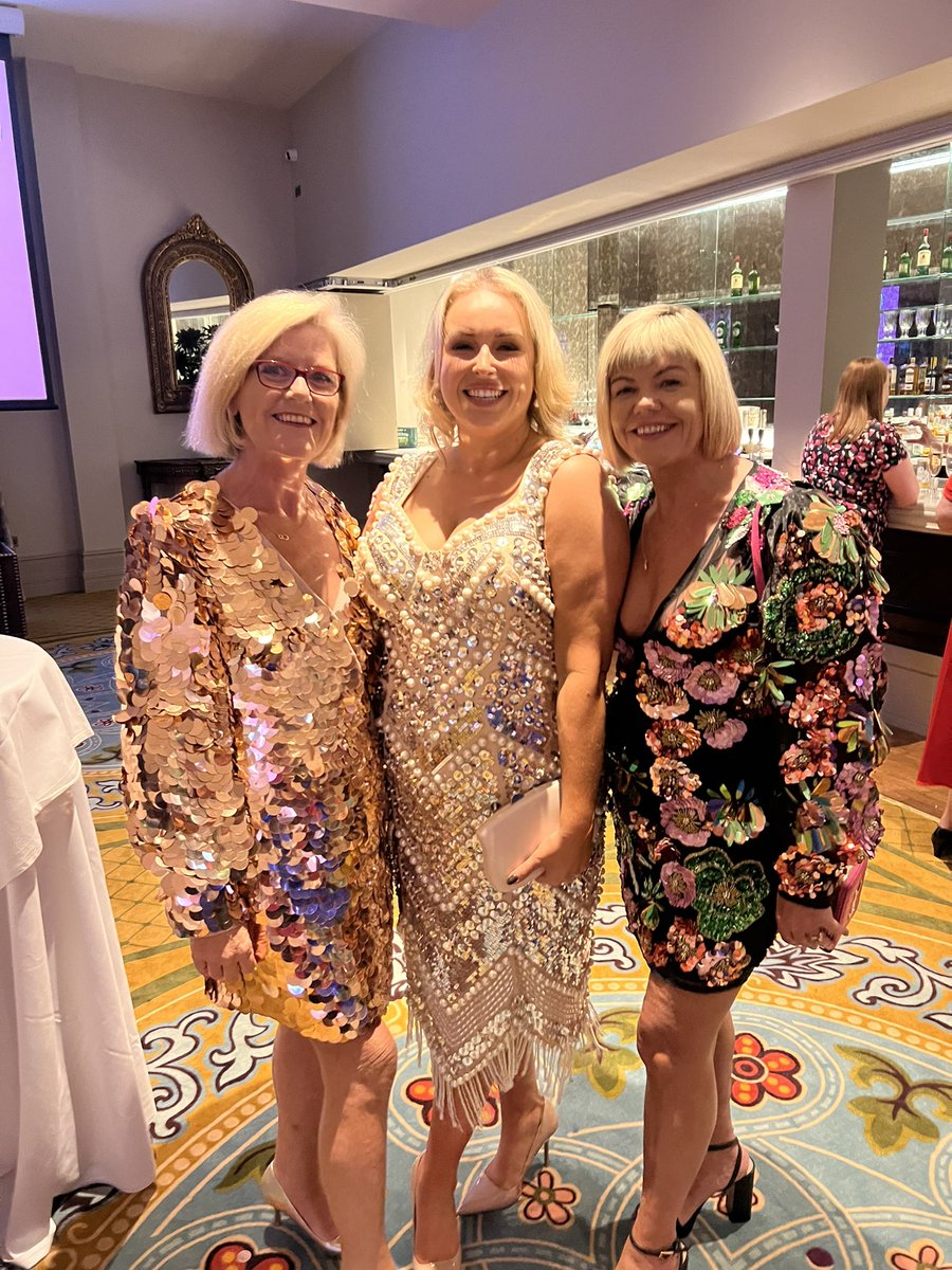 KaysFlowerSchool Dee tweet media