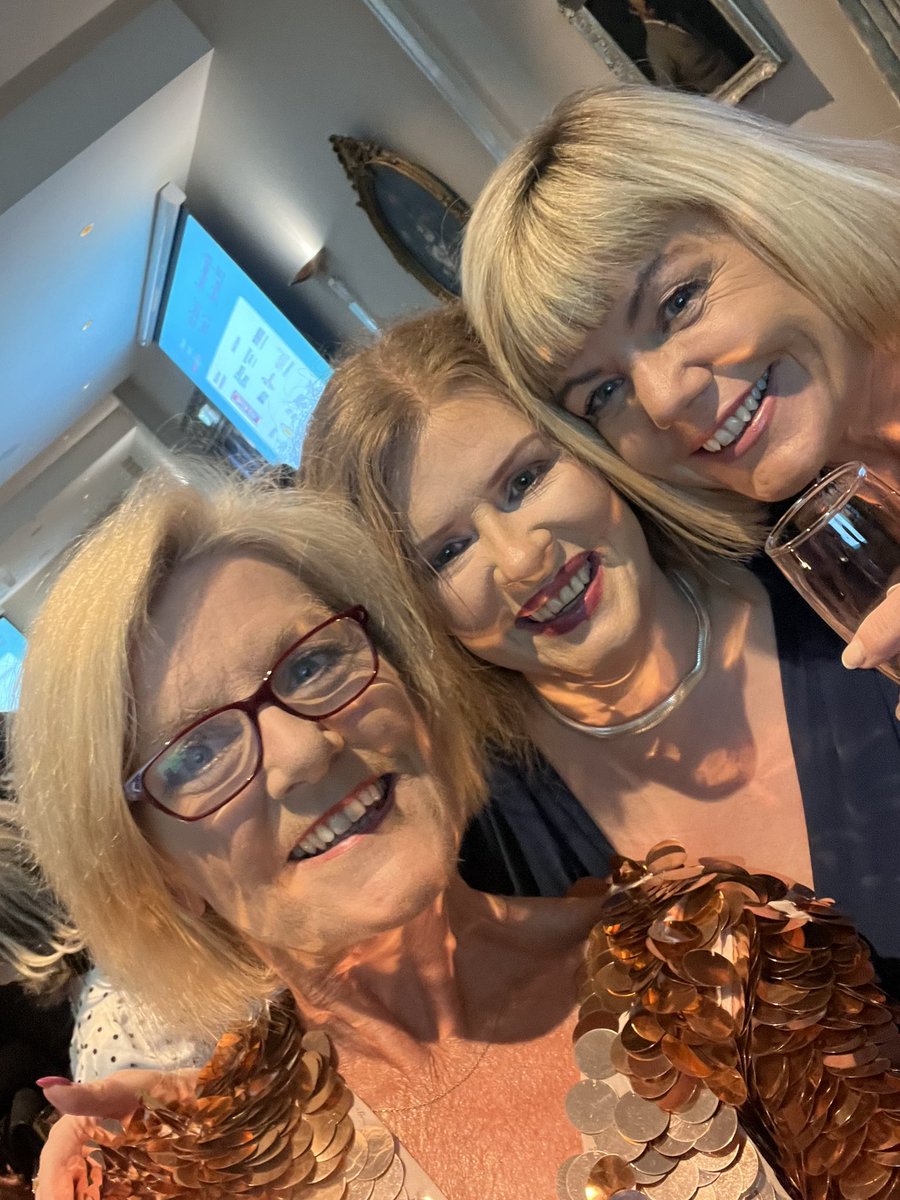 KaysFlowerSchool Dee tweet media