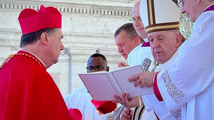 MSalesianas's tweet photo. "Mientras agradezco a Dios por este don, expreso mi gratitud al #PapaFrancisco asegurándole una oración fervorosa e intensa"

Compartimos la alegría y felicitamos al #RectorMayor de los #Salesianos, don Ángel Fernández Artime, creado hoy nuevo cardenal por @Pontifex_es. https://t.co/orRi6ni0ML