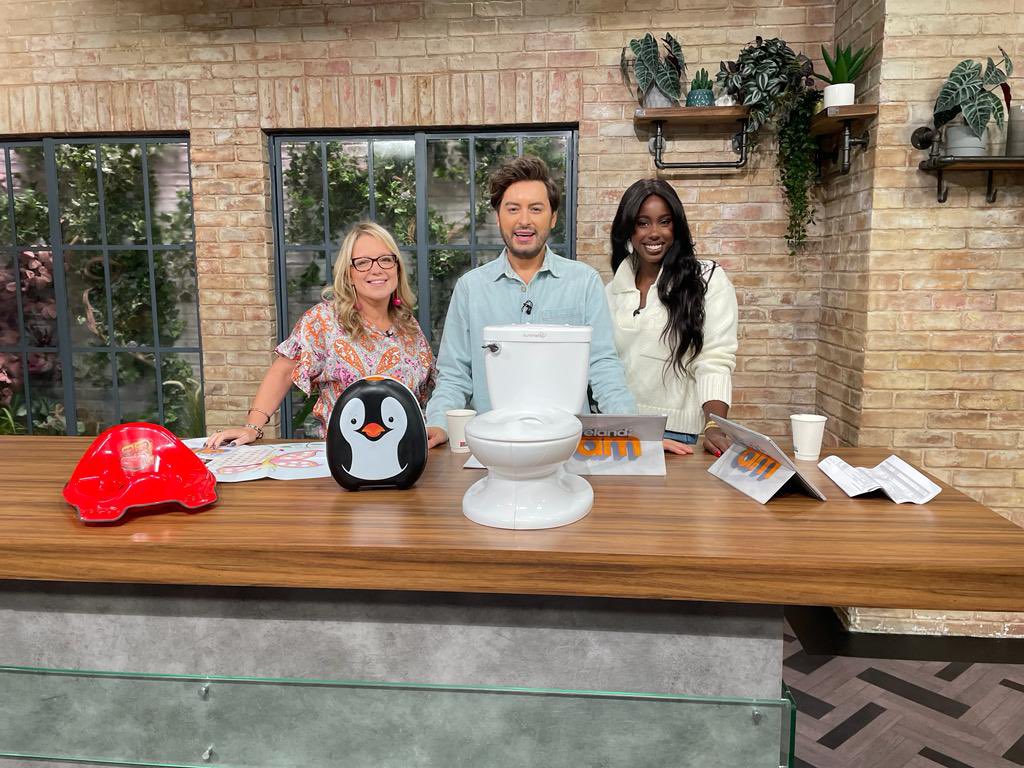 Ireland AM (@irelandamvmtv) on Twitter photo <a href="/alparentsupport/">Aoife Lee Parent Support</a> joined us to share her top tips for potty training! 🚽
#IrelandAM <a href="/alparentsupport/">Aoife Lee Parent Support</a> joined us to share her top tips for potty training! 🚽
#IrelandAM