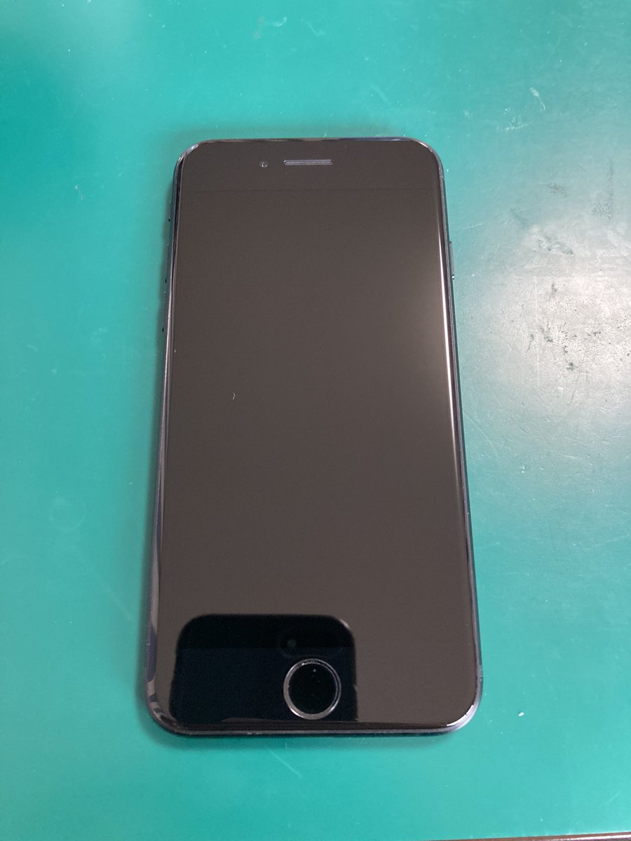 plaba_j's tweet image. 衝撃で画面割れ、インカメラが点かなくなったiPhoneSE3修理致しました✨
ありがとうございました♪

TEL072-983-6788 
iphone99.jp/index.html
お気軽にお問合せ下さい！
#東大阪 #iPhone修理　#iPhone買取　#瓢箪山iPhone修理　#瓢箪山